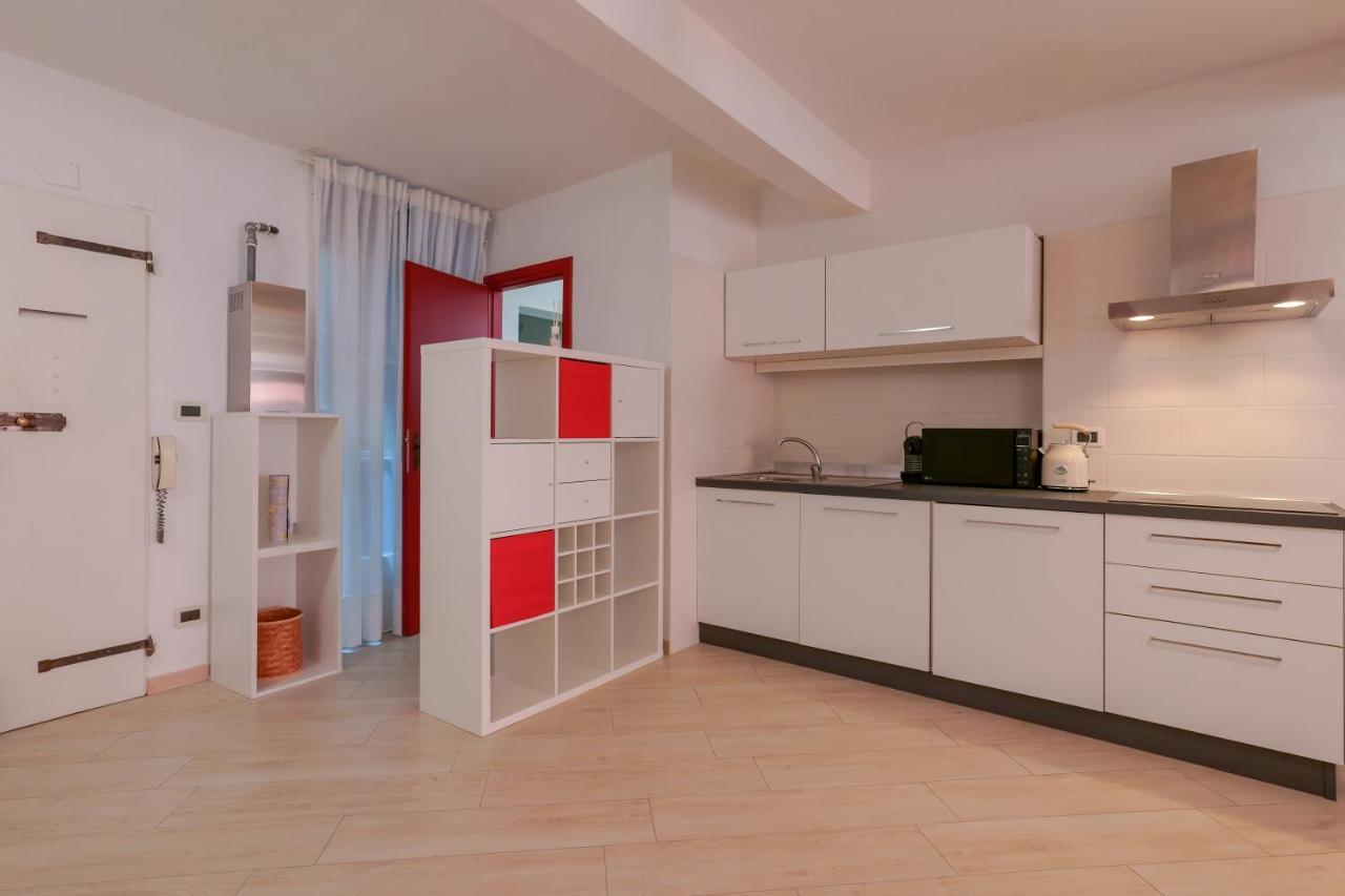 A Un Passo Da Lucio Apartment Bologna Bagian luar foto